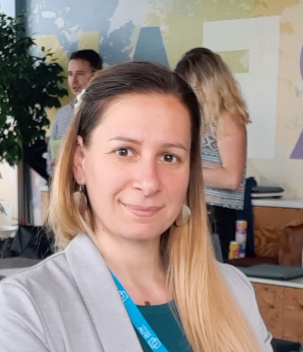 d319ba5751b54742 profilkep2